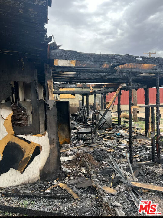 550 Frances Drive, Barstow CA: https://media.crmls.org/mediaz/cc8bdb49-962a-4849-8d70-55af842313d8.jpg