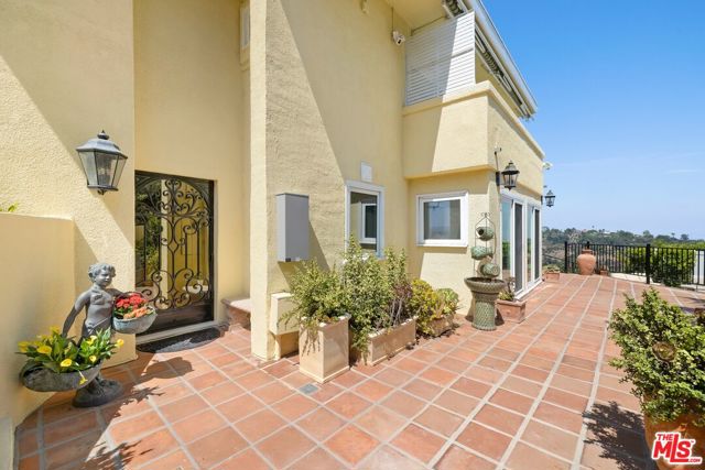 1244 Stradella Road, Los Angeles CA: https://media.crmls.org/mediaz/cc8df820-2f8e-4b86-803a-e40c61e89538.jpg