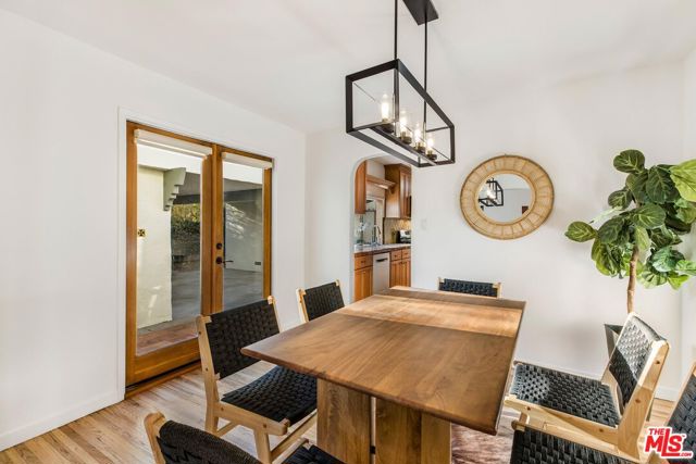 11611 La Maida Street photo 6