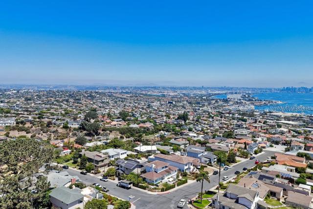 3380 Trumbull St, San Diego CA: https://media.crmls.org/mediaz/cc8e3de8-92e1-4395-a648-b67f2380ee11.jpg