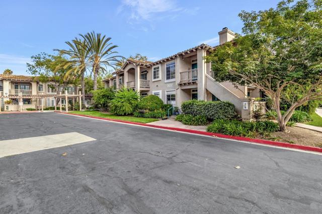 3432 Cameo Dr, Oceanside CA: https://media.crmls.org/mediaz/cc8e4ce7-f7d7-4d7f-b3ba-ad4eff1da9bb.jpg