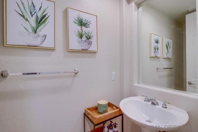 11523 Sun Ray Ct, San Diego CA: https://media.crmls.org/mediaz/cc8e8d76-537d-4d1e-8227-9b6f4749279b.jpg