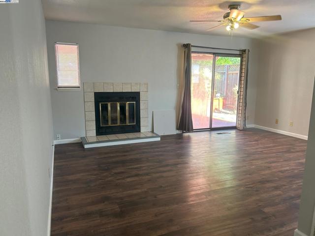 22200 Cynthia Ct, Hayward CA: https://media.crmls.org/mediaz/cc8f7c2f-9c72-4079-b5b7-0d806a683ddc.jpg