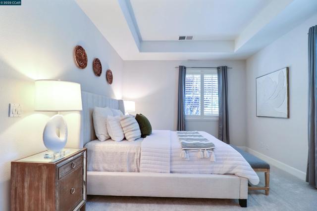 136 Sugarloaf Ct, Alamo CA: https://media.crmls.org/mediaz/cc8f9465-b6a8-408d-a128-dfc6dcfd6586.jpg