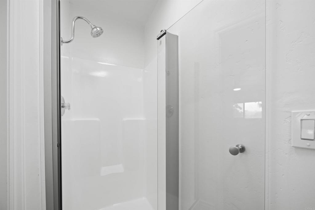 https://media.crmls.org/mediaz/cc90c230-7020-45d3-ba04-c6bb6c39c293.jpg?preset=X-Large