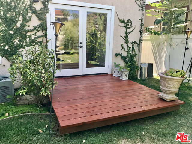 117 Navajo Lane, Topanga CA: https://media.crmls.org/mediaz/cc90e2c6-d0f4-48cd-aca9-b38c275d345f.jpg