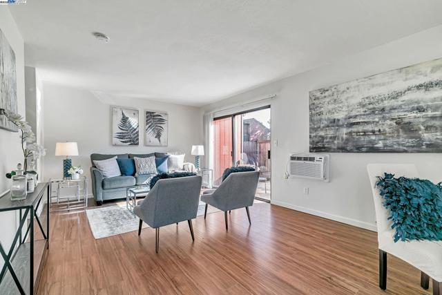 38627 Cherry Ln, Fremont CA: https://media.crmls.org/mediaz/cc90f359-dd3a-4d14-9ada-1f50bb5927b7.jpg