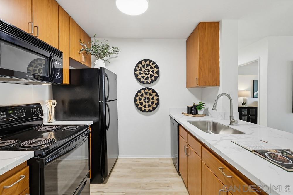 1435 India St - photo 4