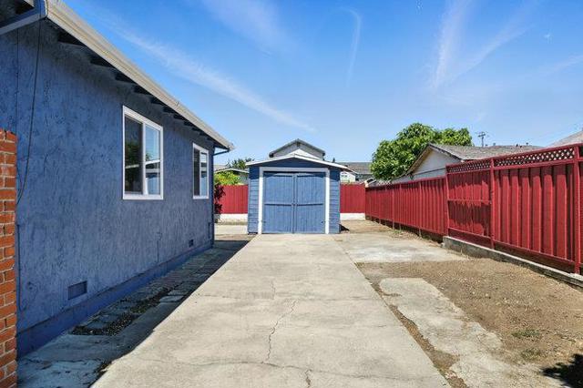 33854 14th Street, Union City CA: https://media.crmls.org/mediaz/cc91196d-456b-4500-af4c-5852ae631f0b.jpg