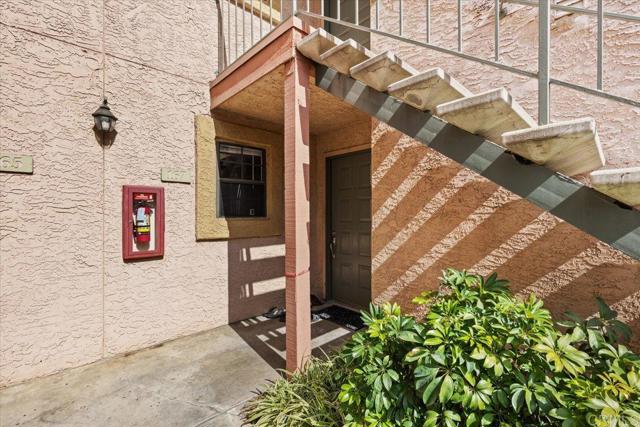 12059 Alta Carmel Ct, San Diego CA: https://media.crmls.org/mediaz/cc917644-57d0-4ec7-893a-7a301417cf0d.jpg