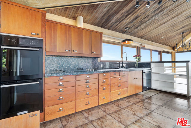26636 Latigo Shore Drive, Malibu CA: https://media.crmls.org/mediaz/cc917a2f-5187-41f4-aad9-8a2c3c3b8d67.jpg