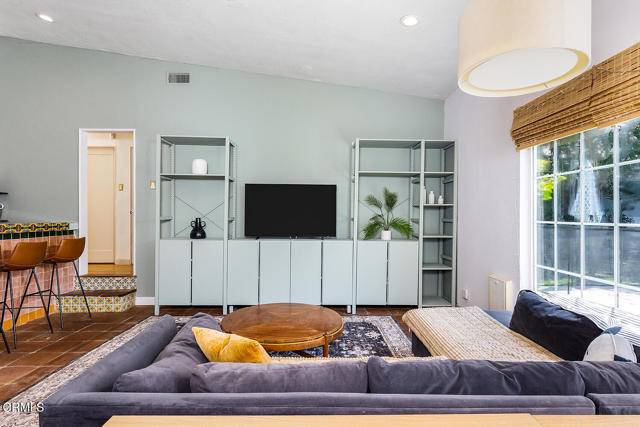 11074 Emelita Street Street, Los Angeles CA: https://media.crmls.org/mediaz/cc91c8b1-c036-4070-a39c-6c5db8e98f40.jpg