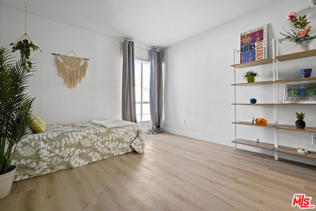 5245 Coldwater Canyon Avenue, Sherman Oaks CA: https://media.crmls.org/mediaz/cc91cf6f-6534-4eaa-aef7-3c3d09de1090.jpg