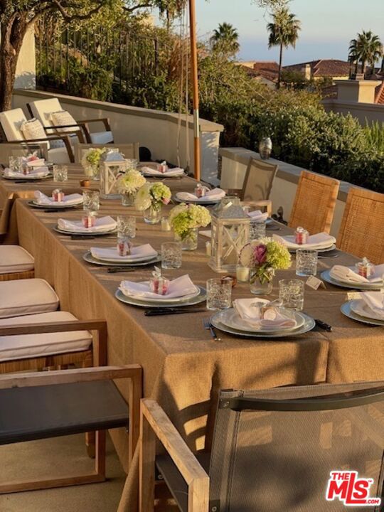 16620 Calle Jermaine, Pacific Palisades CA: https://media.crmls.org/mediaz/cc929263-076b-4d7b-834e-c3ebae8f0dc7.jpg