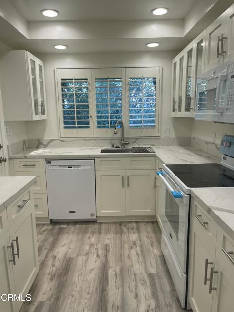 1155 S Orange Grove Boulevard, Pasadena CA: https://media.crmls.org/mediaz/cc9323f9-aab0-48fc-a865-c6d94fbb8b6a.jpg