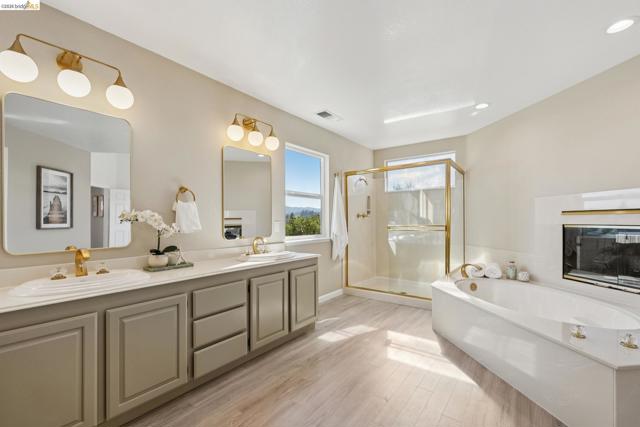 2004 Fries Ct, Martinez CA: https://media.crmls.org/mediaz/cc943d4e-9fae-4cec-adff-a614305a669e.jpg