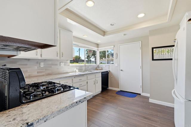 Detail Gallery Image 13 of 34 For 1106 Corral, Escondido,  CA 92026 - 2 Beds | 2 Baths