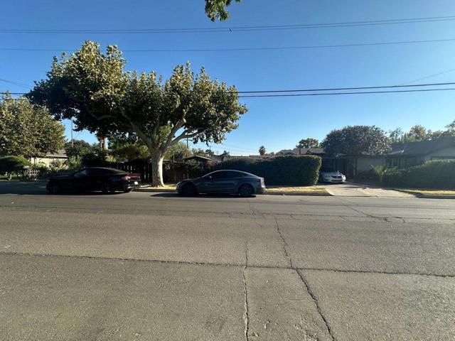 1102 California Avenue, Los Banos CA: https://media.crmls.org/mediaz/cc95357b-4a19-421a-ba41-af22182941a2.jpg