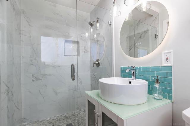 3581 Mount Abbey Ave, San Diego CA: https://media.crmls.org/mediaz/cc953e66-397e-42f3-99dd-ee765240e729.jpg