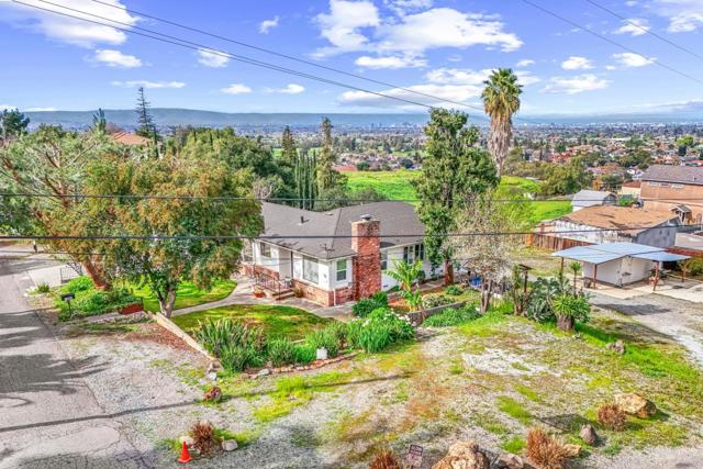 2363 Pleasant Acres Drive, San Jose CA: https://media.crmls.org/mediaz/cc955f81-e09e-43a9-85ae-918e2981a6d7.jpg