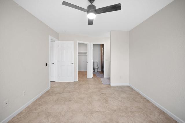Image 11 of 25 For 78650 Avenue 42  1005