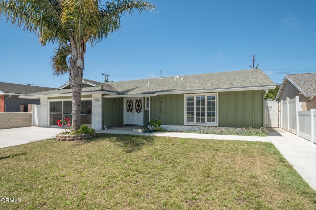 2207 Mariposa Street