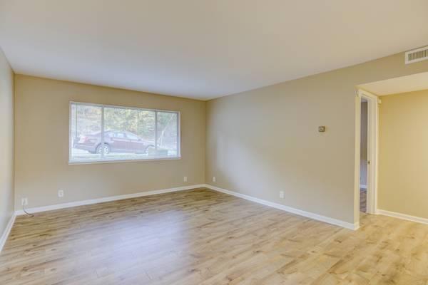 2220 Lake Road, Belmont CA: https://media.crmls.org/mediaz/cc9614aa-4d2d-4c7f-85c3-509065d7c2e3.jpg