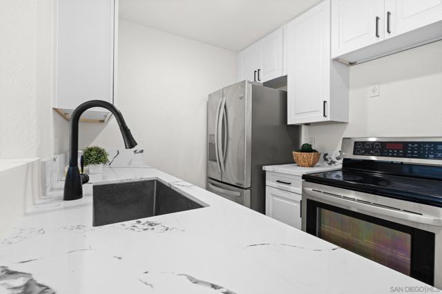 6690 University Ave, San Diego CA: https://media.crmls.org/mediaz/cc96416a-1f51-46c2-a6cf-5afb31df30d5.jpg