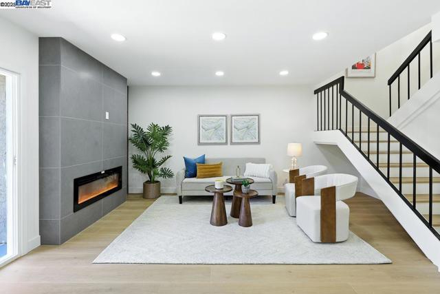 739 Aries Ln, Foster City CA: https://media.crmls.org/mediaz/cc96aa37-174e-4b10-833e-c9099a6543f5.jpg