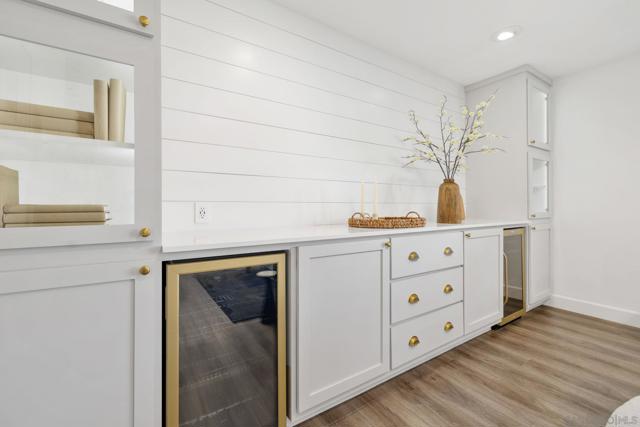 17268 Bernardo Oaks Dr, San Diego CA: https://media.crmls.org/mediaz/cc96d249-d357-4746-921c-47aa3f8dabda.jpg