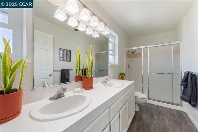 609 Commodore Dr, Richmond CA: https://media.crmls.org/mediaz/cc96dd55-688a-4613-8729-57142603b003.jpg