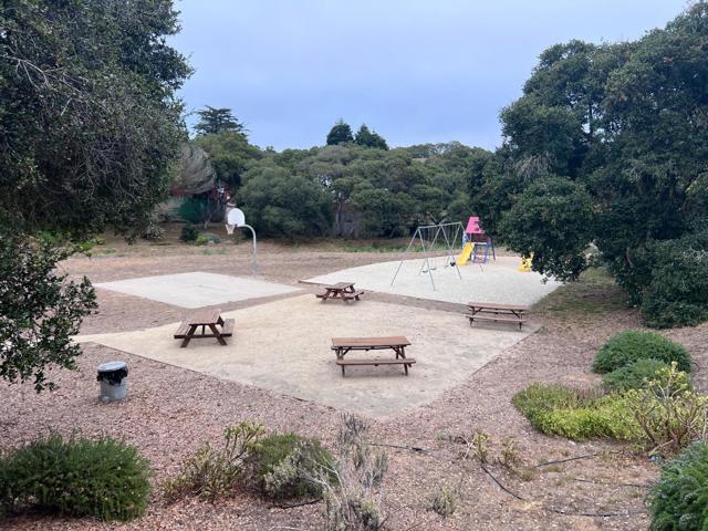 15105 Charter Oak Boulevard, Salinas CA: https://media.crmls.org/mediaz/cc9820e0-1c0a-43d4-b06a-c3ff3a08e914.jpg