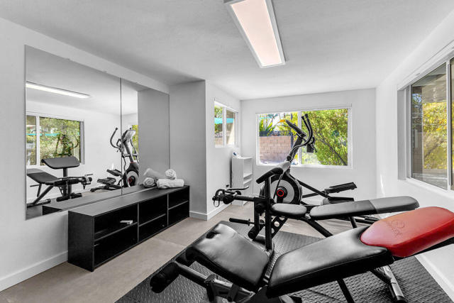 1075 E Sunny Dunes Road, Palm Springs, CA 92264