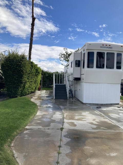 69411 Ramon Road, Cathedral City CA: https://media.crmls.org/mediaz/cc98c4e8-d1e4-4fda-9f04-47e1fbc56ecb.jpg