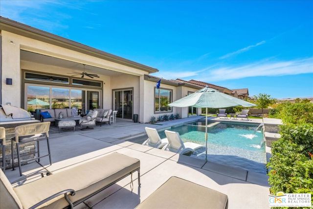 61 Zinfandel, Rancho Mirage CA: https://media.crmls.org/mediaz/cc99c56c-38da-4ada-8f86-e618d5330e0f.jpg
