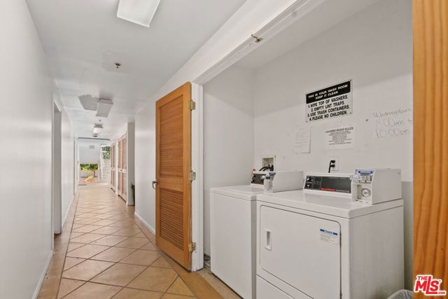 15939 Victory Boulevard, Van Nuys CA: https://media.crmls.org/mediaz/cc9a32fe-44ec-442f-b9fd-ed60ebc0d1eb.jpg