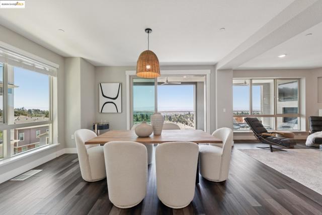6757 Skyview Dr, Oakland CA: https://media.crmls.org/mediaz/cc9a4ac4-6c04-4365-994d-b164f7551b6e.jpg