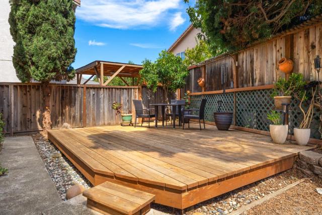 7 Massachusetts Circle, Salinas CA: https://media.crmls.org/mediaz/cc9aa3d5-908c-4f34-9d6b-423f617c0723.jpg