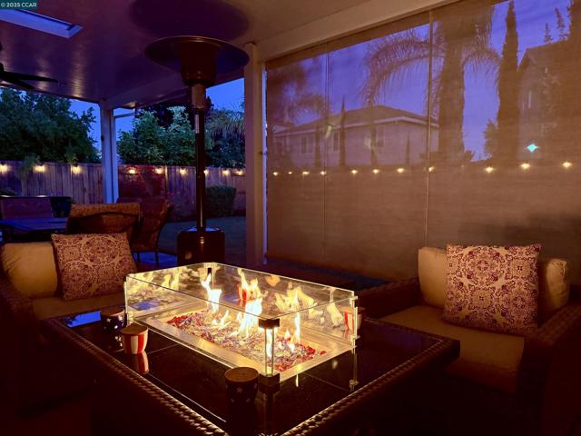 369 Myrtle Ln, Oakley CA: https://media.crmls.org/mediaz/cc9ab13a-ea3c-4e09-a1f0-2071ff5bb928.jpg