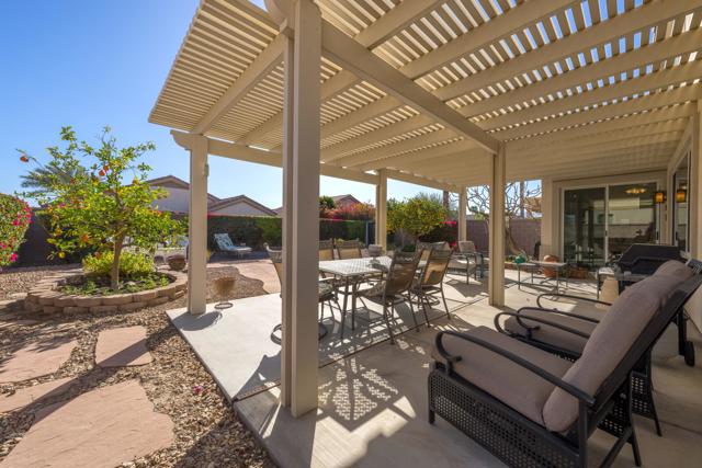 78987 Spirito Court, Palm Desert CA: https://media.crmls.org/mediaz/cc9ab394-2128-4bf9-a8cd-a76447ecf27f.jpg