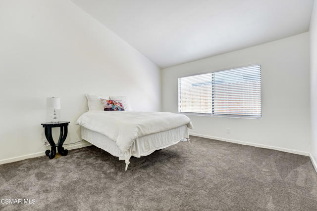 4188 Minnecota Drive, Thousand Oaks CA: https://media.crmls.org/mediaz/cc9ab51c-3f55-4588-94b7-c1b09f58190d.jpg