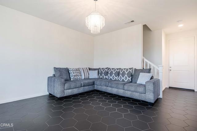 Detail Gallery Image 6 of 33 For 344 Campbell Ct, Santa Paula,  CA 93060 - 3 Beds | 2/1 Baths