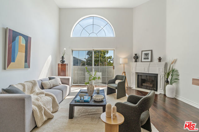 3743 S Canfield Avenue, Los Angeles CA: https://media.crmls.org/mediaz/cc9b83be-c261-4181-bfb1-ebec90770b32.jpg