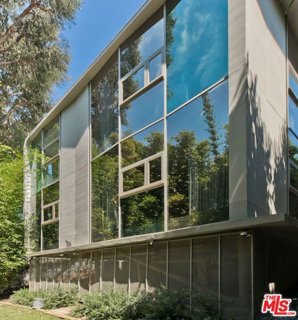 279 S Westgate Avenue, Los Angeles CA: https://media.crmls.org/mediaz/cc9ba56e-6918-42b9-9a3c-4b971354c406.jpg