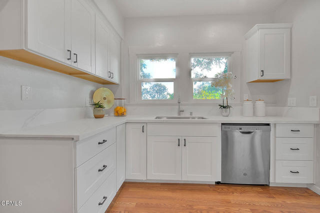 Detail Gallery Image 5 of 22 For 2117 N Madison Ave, Altadena,  CA 91001 - 3 Beds | 1/1 Baths