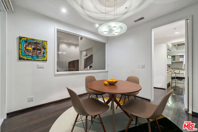 2029 Mount Olympus Drive, Los Angeles CA: https://media.crmls.org/mediaz/cc9ca30e-19cf-4ce8-939b-2763904c3e33.jpg