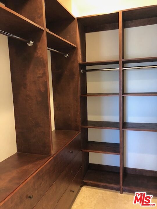10521 ALMAYO Avenue, Los Angeles CA: https://media.crmls.org/mediaz/cc9e02ac-7425-4483-8636-1190b85ca734.jpg
