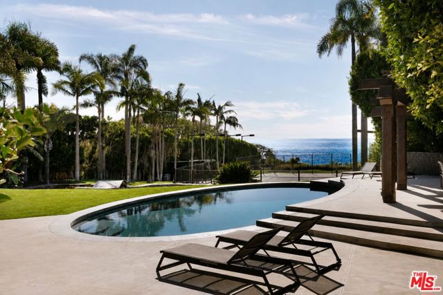 5 Bed Home for Sale in Malibu, California