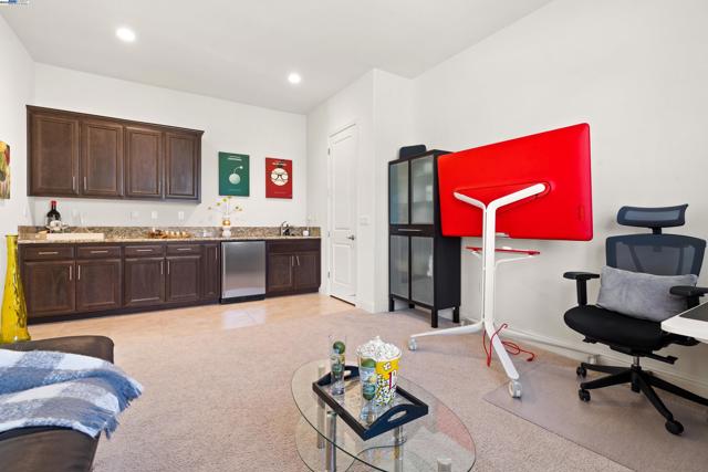 4440 Pine Mountain Way, Dublin CA: https://media.crmls.org/mediaz/cc9e9325-e1d3-4701-9112-db50ede937bd.jpg