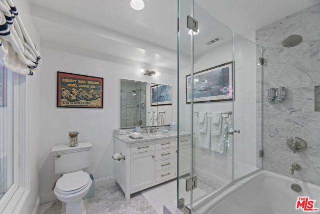 207 10th Street, Santa Monica CA: https://media.crmls.org/mediaz/cc9f79d4-637a-42a5-aa5b-2acac0cb0c45.jpg